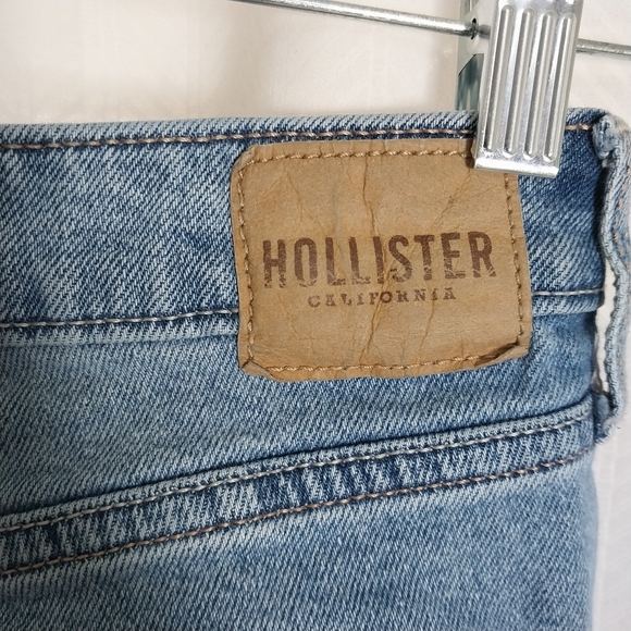 Hollister Curvy Ultra High-Rise Mom Jean  4R 25½" Short Inseam W27 Mid Wash - Picture 8 of 10